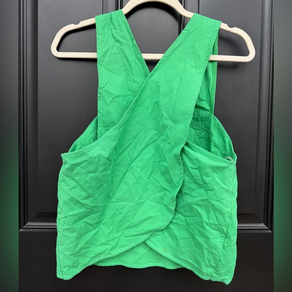 Women’s Back Detailed Green Sleeveless Top - Picture 2 of 2
